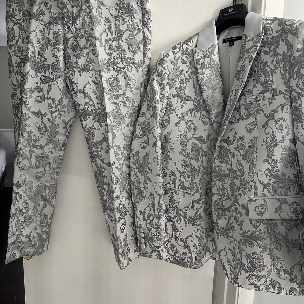 INC International Concepts Gray and White Patterned Suit